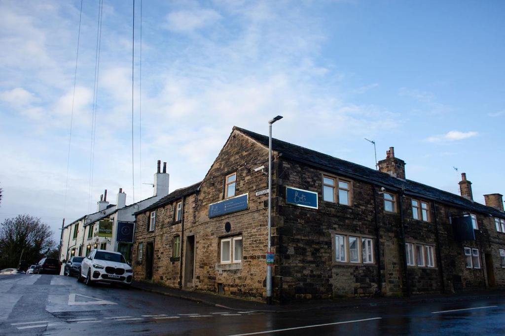 Bert'S Rooms At The Black Horse Inn Brighouse Kültér fotó