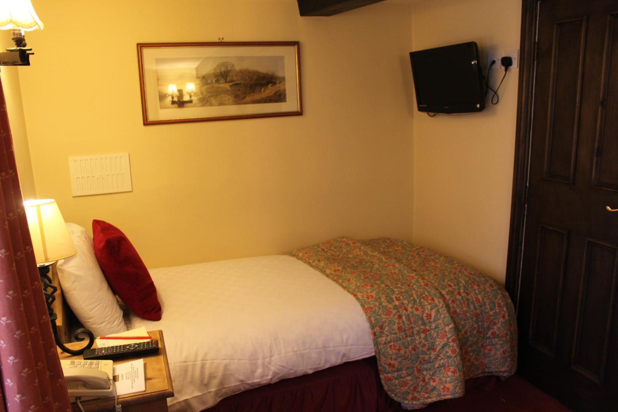 Bert'S Rooms At The Black Horse Inn Brighouse Kültér fotó